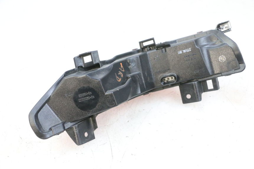 photo de RÜCKLICHT RECHTS PIAGGIO MP3 500 (2016 - 2018) - Oberflächenzustand und Material