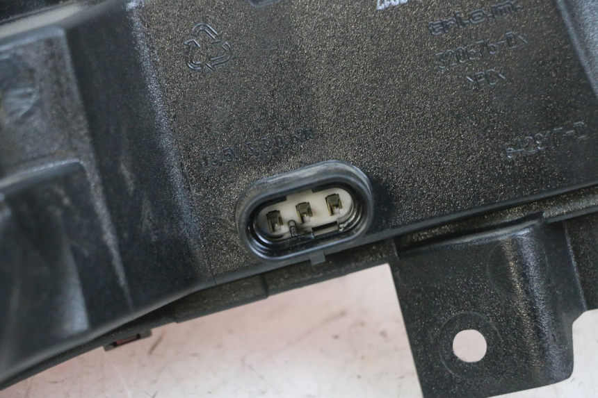 photo de RÜCKLICHT RECHTS PIAGGIO MP3 500 (2016 - 2018) - Kennzeichnungen und Originalreferenzen