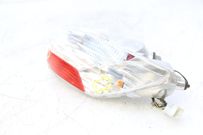 photo de RÜCKLICHT RECHTS PIAGGIO MP3 125 (2006 - 2014) - Zoom auf Komponenten