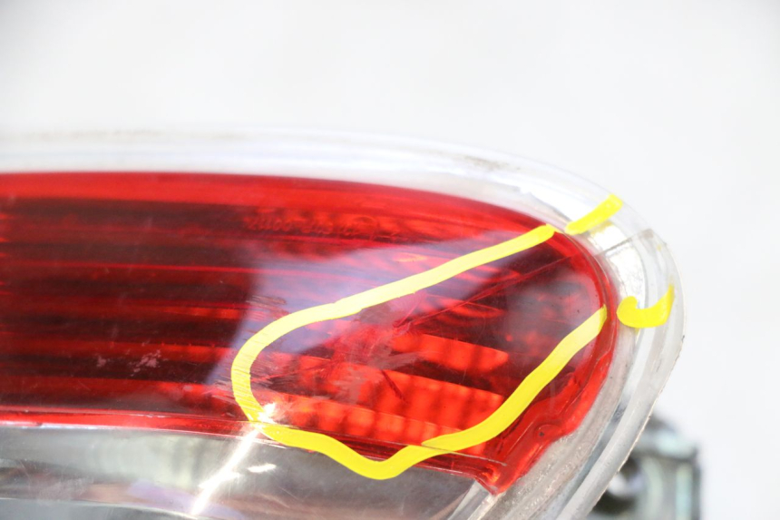 photo de RÜCKLICHT RECHTS PIAGGIO MP3 125 (2006 - 2014) - Oberflächenzustand und Material