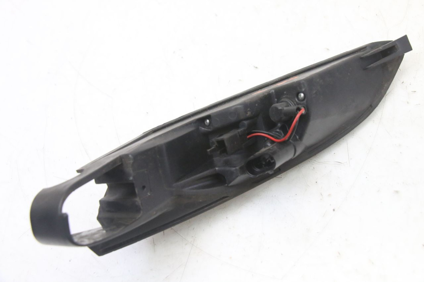 photo de RÜCKLICHT RECHTS PEUGEOT SATELIS 125 (2013 - 2018) - Details der Befestigungspunkte