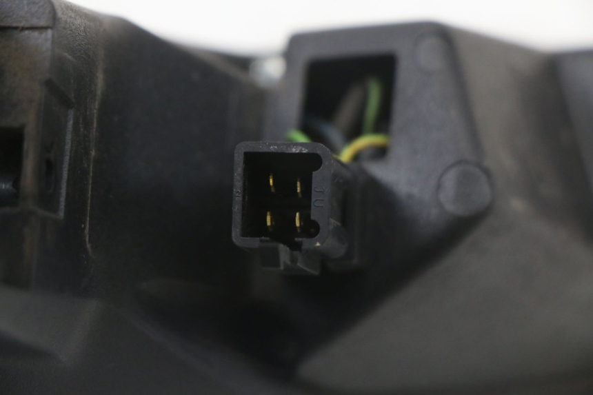 photo de RECHTES RÜCKLICHT PEUGEOT SATELIS 125 (2010 - 2012) - Kennzeichnungen und Originalreferenzen