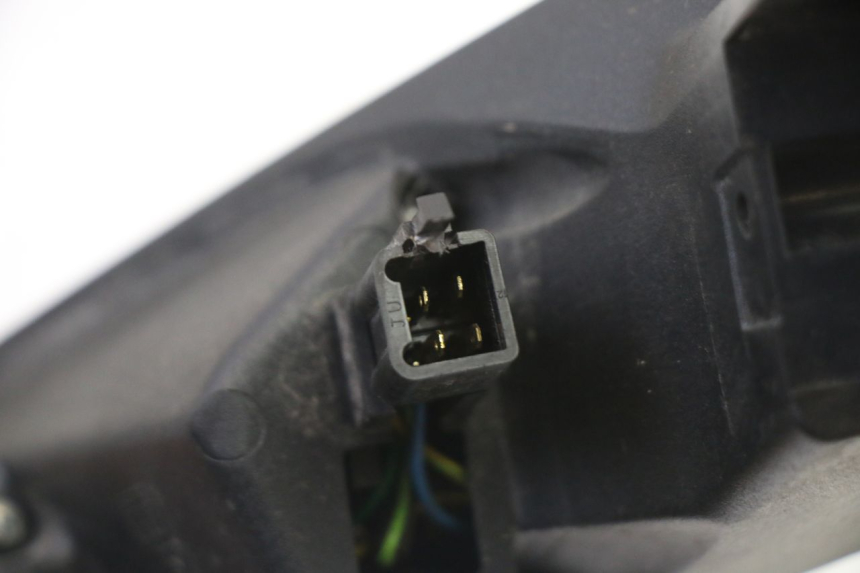 photo de RÜCKLICHT RECHTS PEUGEOT SATELIS 250 (2006 - 2012) - Details der Befestigungspunkte