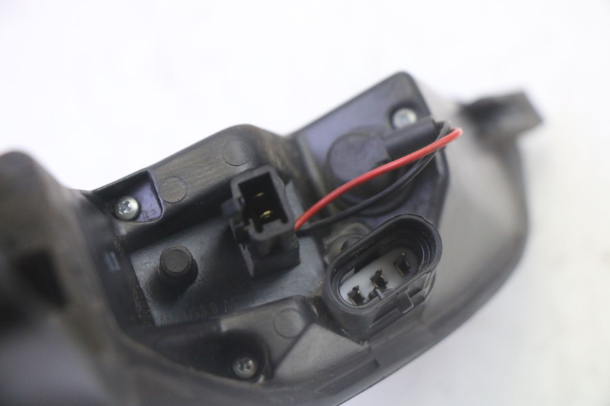 photo de RECHTES RÜCKLICHT PEUGEOT SATELIS 125 (2010 - 2012) - Oberflächenzustand und Material