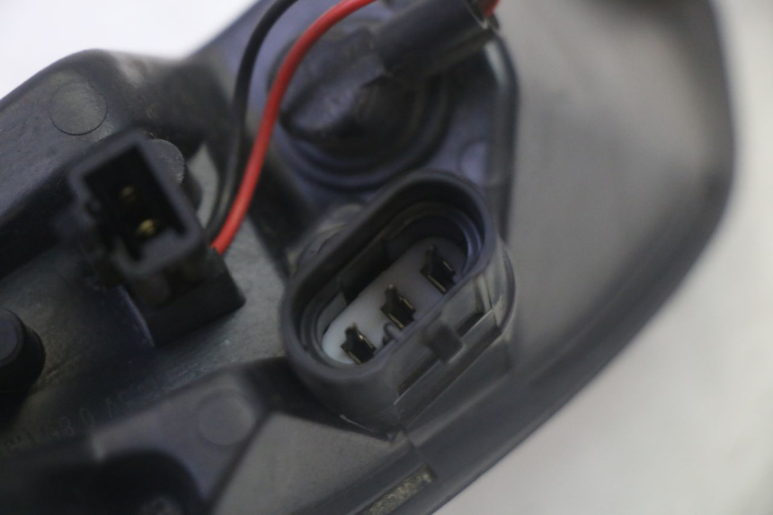 photo de RÜCKLICHT RECHTS PEUGEOT SATELIS 125 (2013 - 2018) - Oberflächenzustand und Material