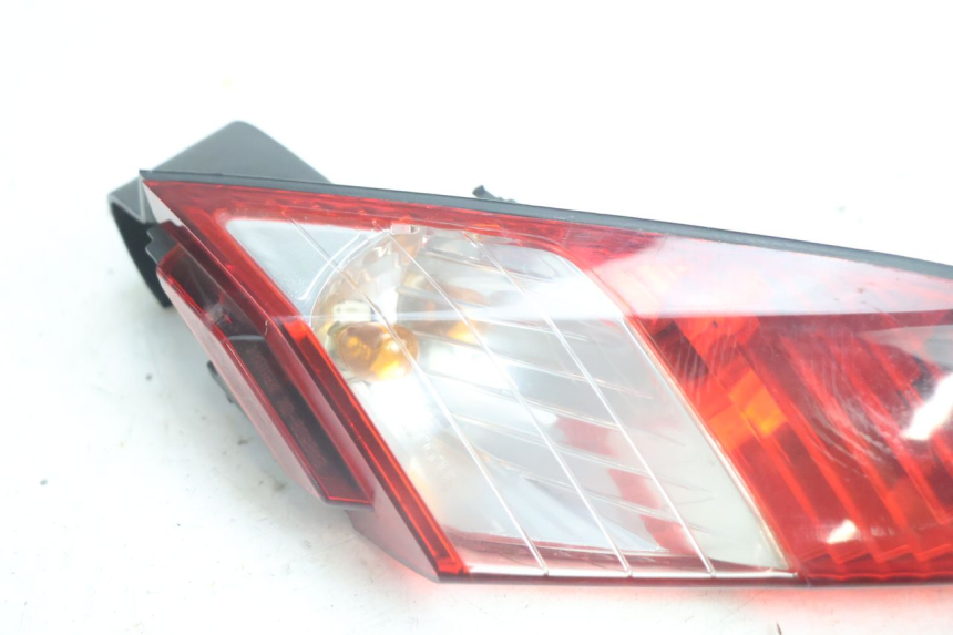 photo de RECHTES RÜCKLICHT PEUGEOT SATELIS 125 (2006 - 2009) - Detailansicht des Bauteils