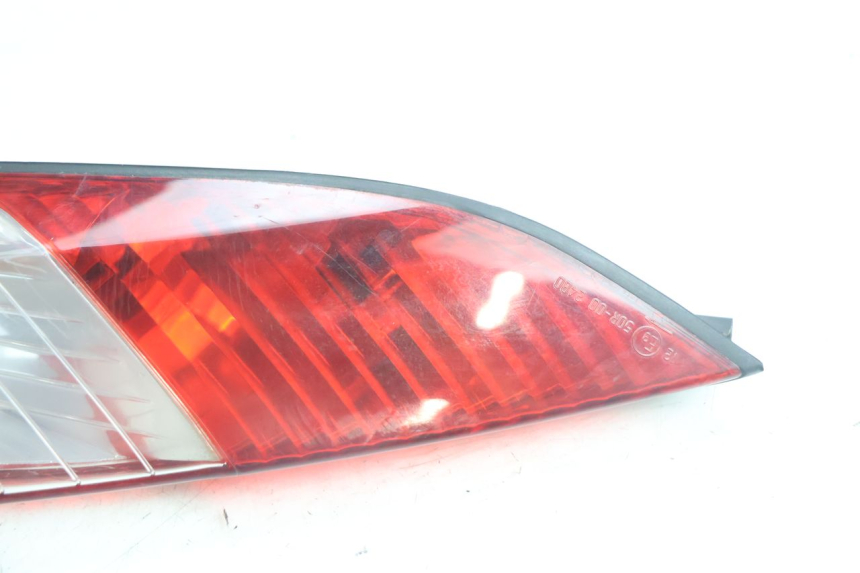photo de RECHTES RÜCKLICHT PEUGEOT SATELIS 125 (2006 - 2009) - Zoom auf Gebrauchszustand