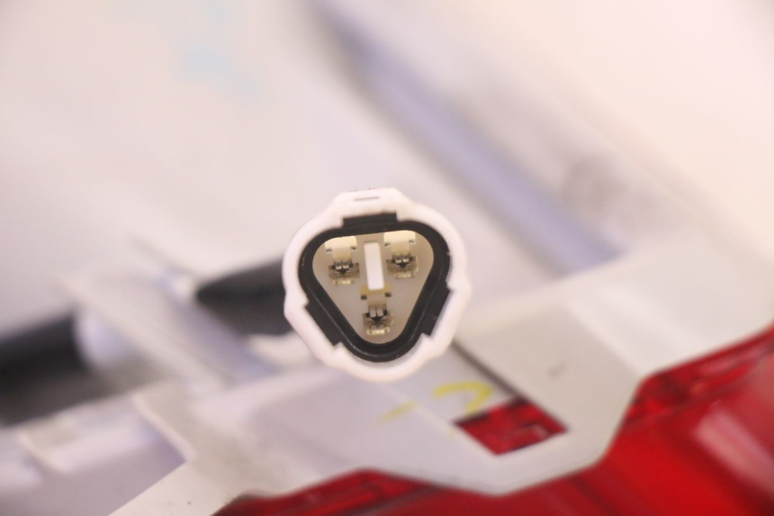 photo de RÜCKLICHT RECHTS YAMAHA TRICITY 300 (2020 - 2024) - Geprüftes Gebrauchtteil