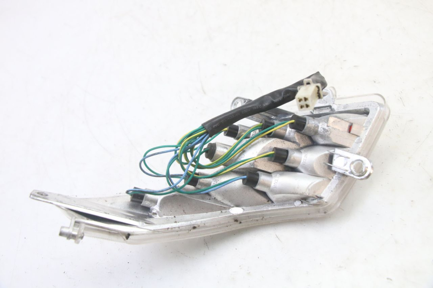 photo de RÜCKLICHT RECHTS PEUGEOT VIVACITY NEW 2T 50 (2008 - 2017) - Details der Befestigungspunkte