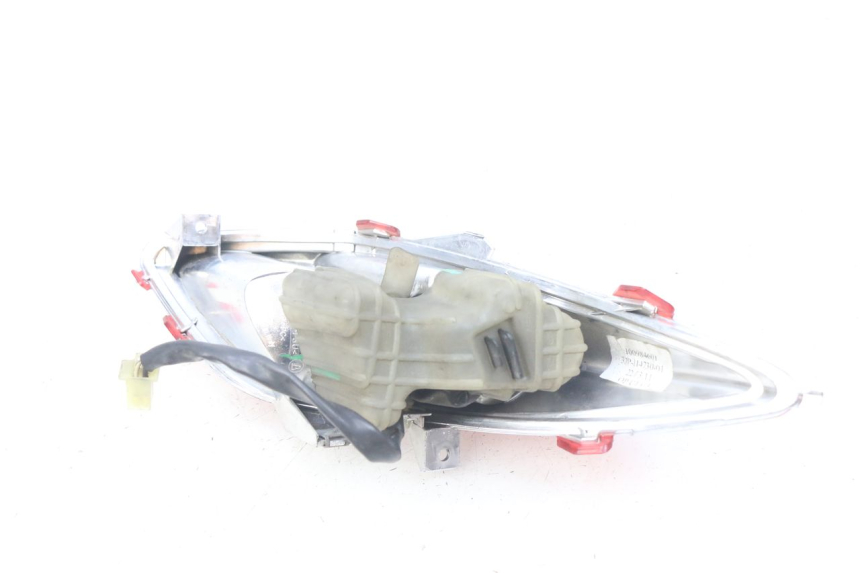 photo de RECHTES RÜCKLICHT YAMAHA X-MAX XMAX 125 (2010 - 2013) - Zoom auf Gebrauchszustand