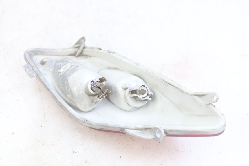 photo de RECHTES RÜCKLICHT YAMAHA XMAX X-MAX 125 (2006 - 2009) - Zoom auf Gebrauchszustand