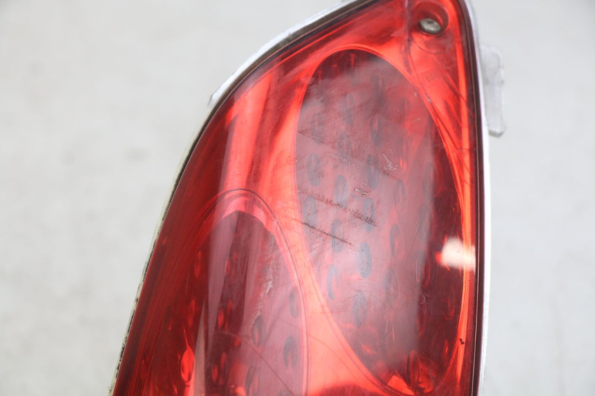 photo de RECHTES RÜCKLICHT YAMAHA XMAX X-MAX 125 (2006 - 2009) - Alternative Perspektive