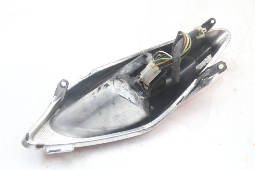 photo de RECHTES RÜCKLICHT YAMAHA XMAX X-MAX 125 (2006 - 2009) - Details der Befestigungspunkte