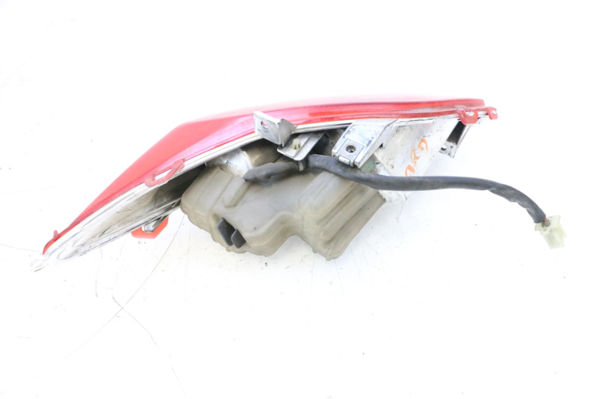 photo de RECHTES RÜCKLICHT YAMAHA X-MAX XMAX 125 (2010 - 2013) - Alternative Perspektive