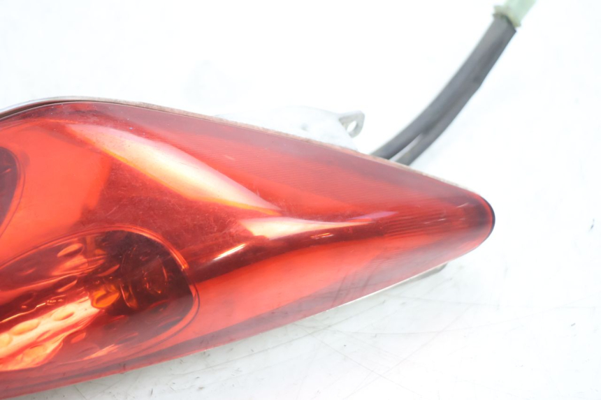 photo de RECHTES RÜCKLICHT YAMAHA XMAX X-MAX 125 (2006 - 2009) - Zoom auf Gebrauchszustand