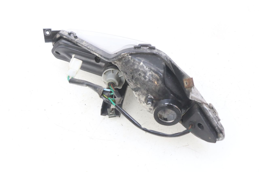 photo de RECHTES RÜCKLICHT YAMASAKI YM T 125 (2015 - 2020) - Details der Befestigungspunkte