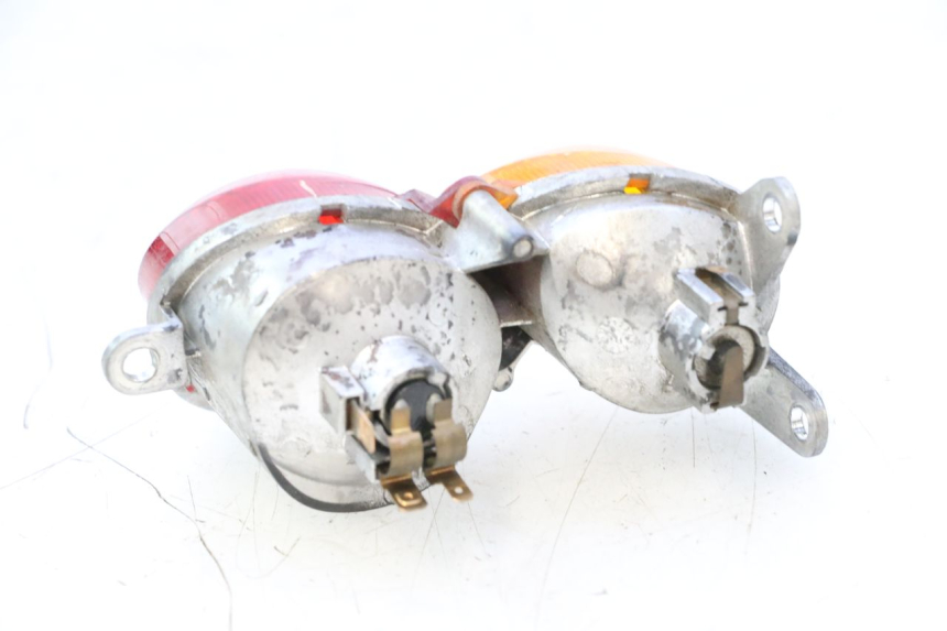 photo de RÜCKLICHT RECHTS YAMAHA YP MAJESTY 125 (1998 - 2001) - Technische Nahaufnahme