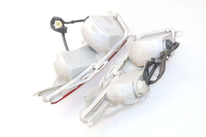 photo de RÜCKLICHT HONDA FES PANTHEON 125 (2003 - 2007) - Alternative Perspektive