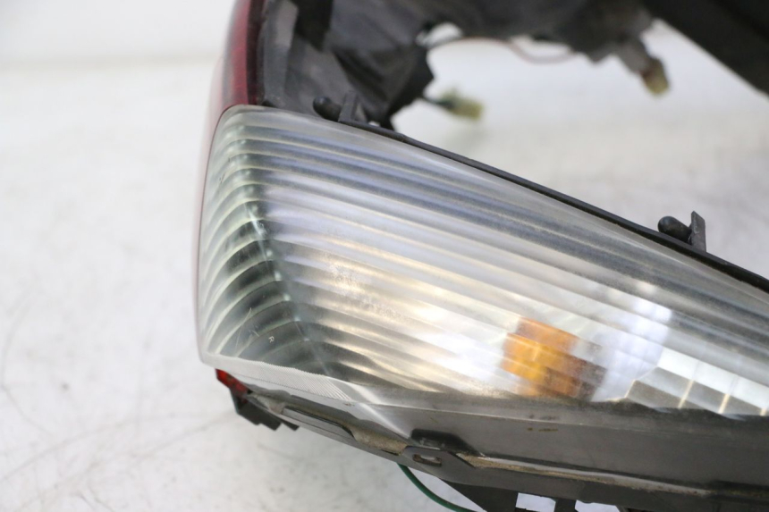 photo de RÜCKLICHT HONDA FJS SILVER WING SILVERWING 400 (2005 - 2008) - Fokus auf die Struktur