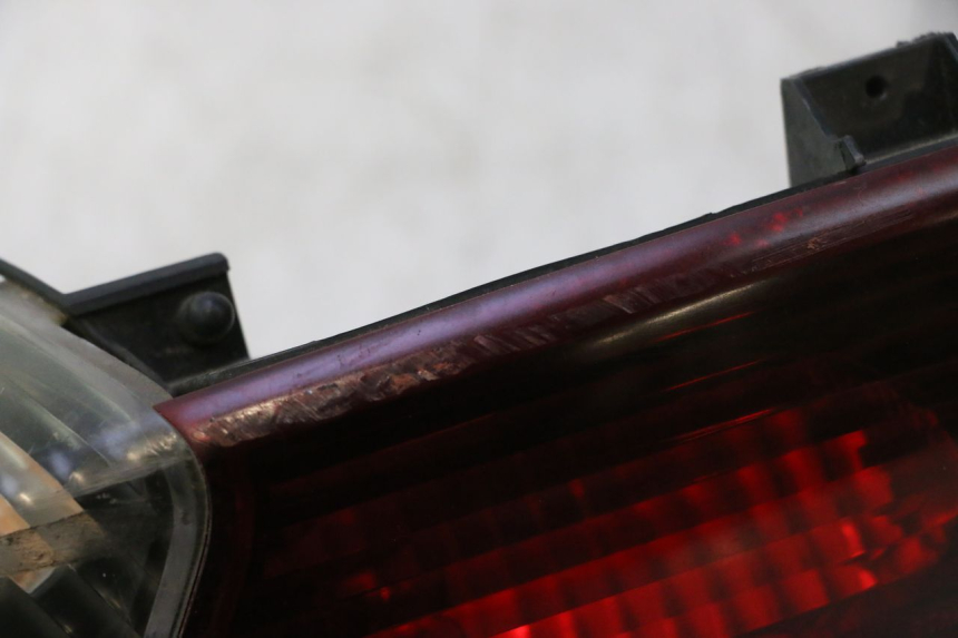 photo de RÜCKLICHT HONDA FJS SILVER WING SILVERWING 400 (2005 - 2008) - Details der Befestigungspunkte