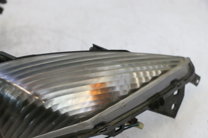 photo de RÜCKLICHT HONDA FJS SILVER WING SILVERWING 400 (2005 - 2008) - Oberflächenzustand und Material