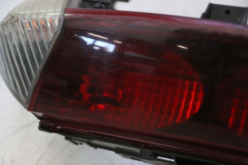 photo de RÜCKLICHT HONDA FJS SILVER WING SILVERWING 400 (2005 - 2008) - Charakteristische Merkmale