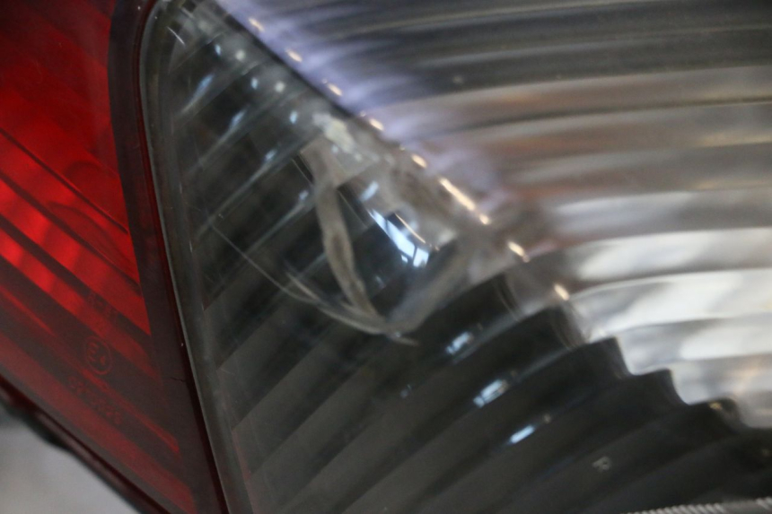 photo de RÜCKLICHT HONDA FJS SILVER WING SILVERWING 400 (2005 - 2008) - Hochauflösende Nahaufnahme