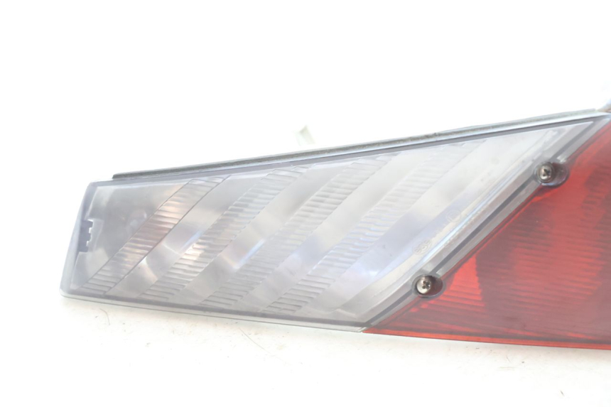 photo de RÜCKLICHT LINKS APRILIA ATLANTIC S 125 (2010 - 2013) - Detailansicht des Bauteils