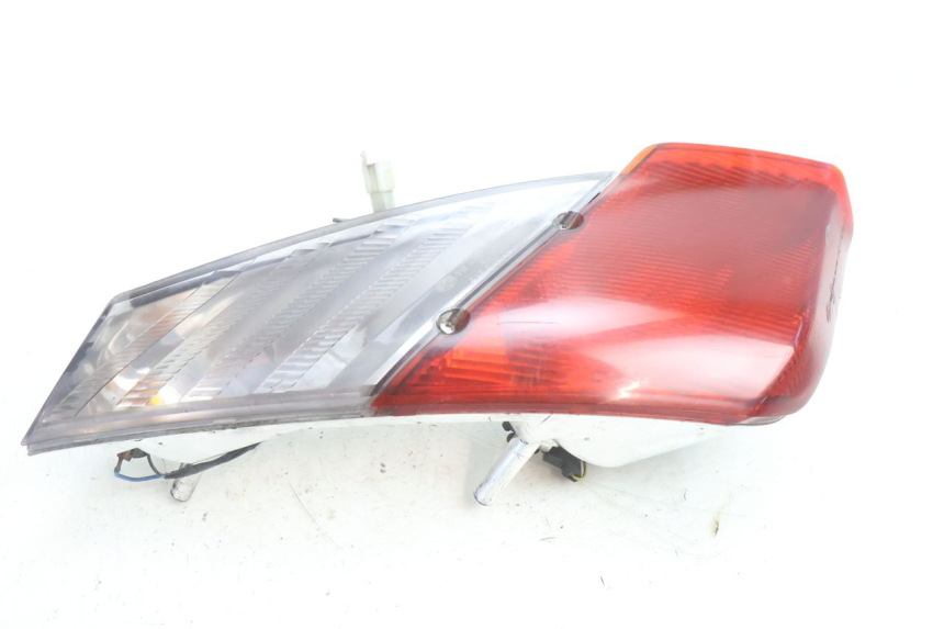 photo de RÜCKLICHT LINKS APRILIA ATLANTIC S 125 (2010 - 2013) - Technische Nahaufnahme