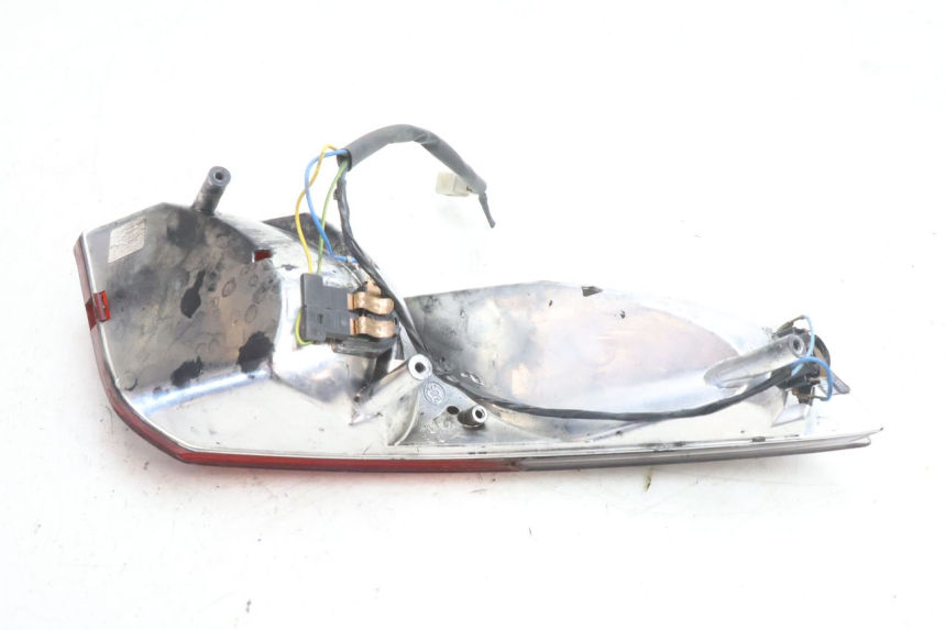 photo de RÜCKLICHT LINKS APRILIA ATLANTIC S 125 (2010 - 2013) - Details der Befestigungspunkte