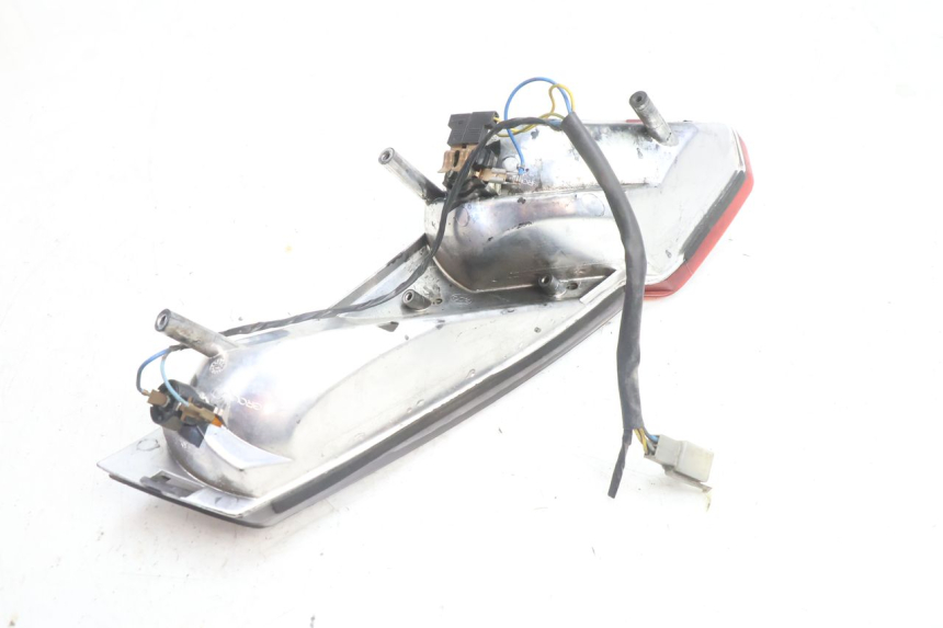 photo de RÜCKLICHT LINKS APRILIA ATLANTIC S 125 (2010 - 2013) - Oberflächenzustand und Material
