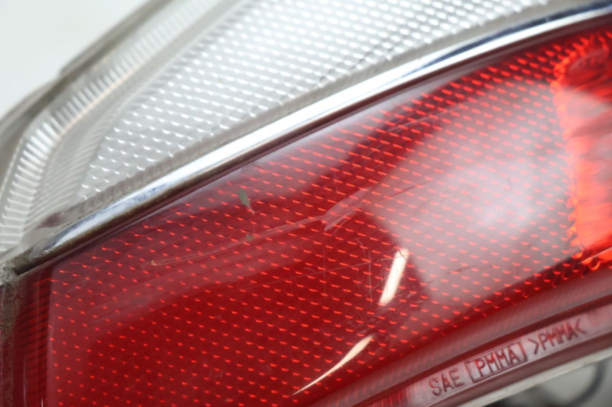 photo de RÜCKLICHT LINKS SUZUKI BURGMAN EXECUTIVE ABS 650 (2006 - 2012) - Detailansicht des Bauteils