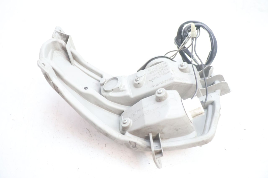 photo de RÜCKLICHT LINKS SUZUKI BURGMAN EXECUTIVE ABS 650 (2006 - 2012) - Oberflächenzustand und Material
