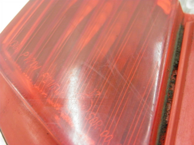 photo de RÜCKLICHT LINKS HONDA FES PANTHEON 125 (2003 - 2007) - Zoom auf Gebrauchszustand