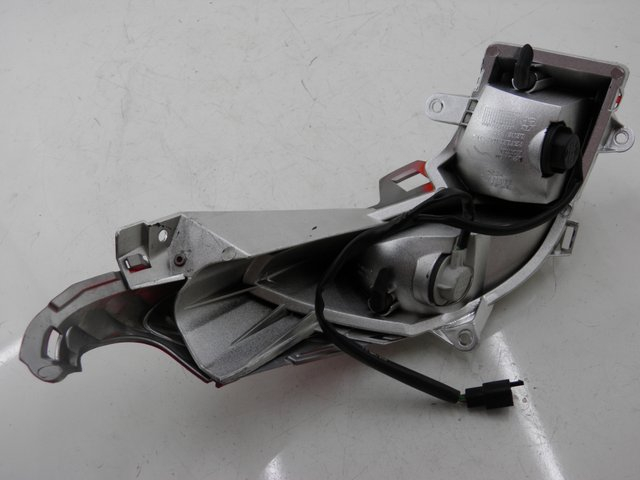 photo de RÜCKLICHT LINKS HONDA FES S-WING SWING 125 (2007 - 2015) - Detailansicht des Bauteils