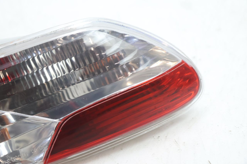 photo de LINKES RÜCKLICHT PIAGGIO MP3 LT 400 (2007 - 2012) - Zoom auf Gebrauchszustand