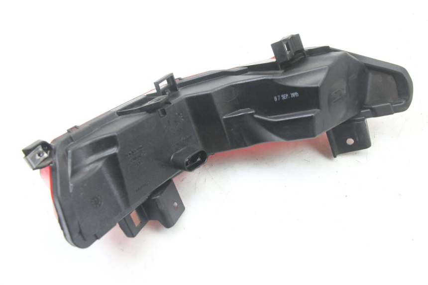 photo de RÜCKLICHT LINKS PIAGGIO MP3 500 (2014 - 2017) - Details der Befestigungspunkte