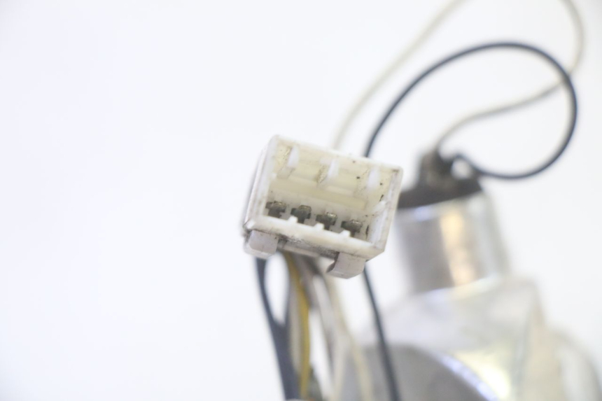 photo de RÜCKLICHT LINKS PIAGGIO MP3 RL 250 (2006 - 2010) - Oberflächenzustand und Material