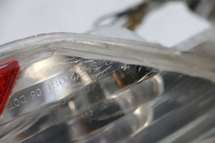 photo de RÜCKLICHT LINKS PIAGGIO MP3 RL 250 (2006 - 2010) - Zoom auf Gebrauchszustand