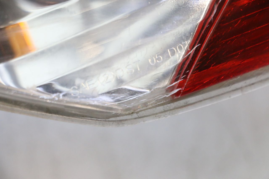 photo de RÜCKLICHT LINKS PIAGGIO MP3 RL 250 (2006 - 2010) - Technische Nahaufnahme