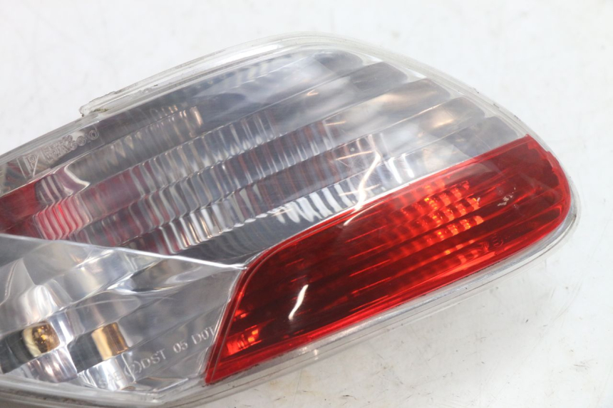 photo de RÜCKLICHT LINKS PIAGGIO MP3 125 (2006 - 2014) - Zoom auf Gebrauchszustand