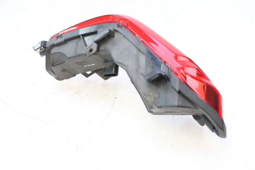 photo de RÜCKLICHT LINKS PIAGGIO MP3 500 (2016 - 2018) - Details der Befestigungspunkte