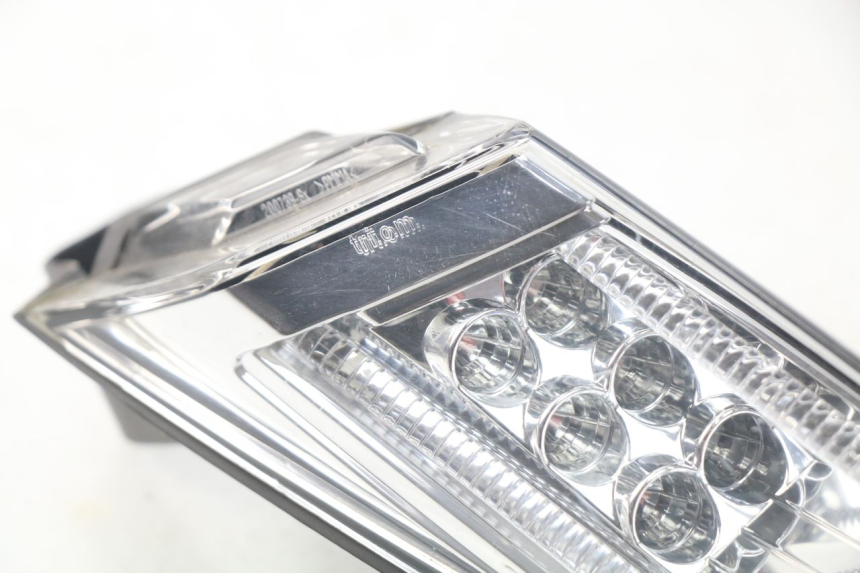 photo de RÜCKLICHT LINKS PEUGEOT SATELIS 300 (2012 - 2015) - Kennzeichnungen und Originalreferenzen