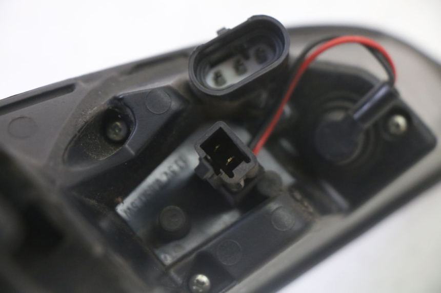 photo de RÜCKLICHT LINKS PEUGEOT SATELIS 125 (2013 - 2018) - Oberflächenzustand und Material