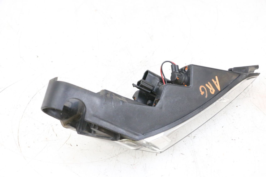 photo de RÜCKLICHT LINKS PEUGEOT SATELIS 125 (2013 - 2018) - Details der Befestigungspunkte