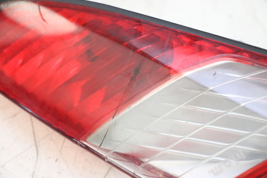 photo de LINKES RÜCKLICHT PEUGEOT SATELIS 125 (2006 - 2009) - Technische Nahaufnahme