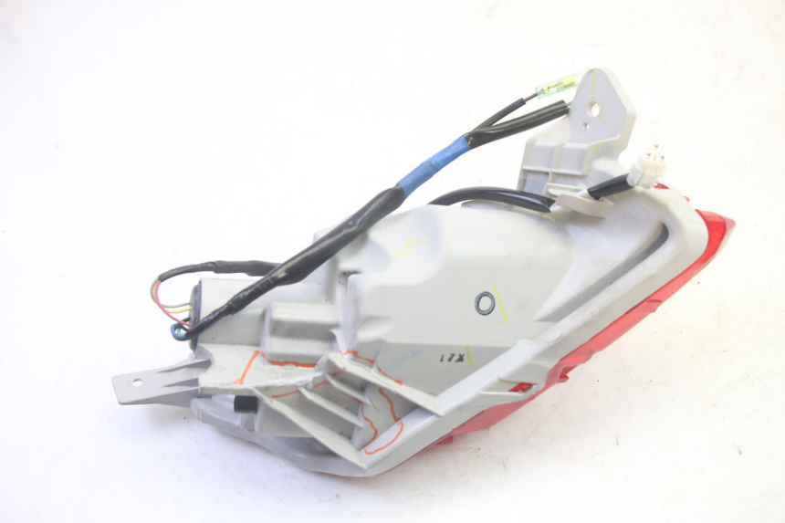 photo de RÜCKLICHT LINKS YAMAHA TRICITY 300 (2020 - 2024) - Technische Nahaufnahme