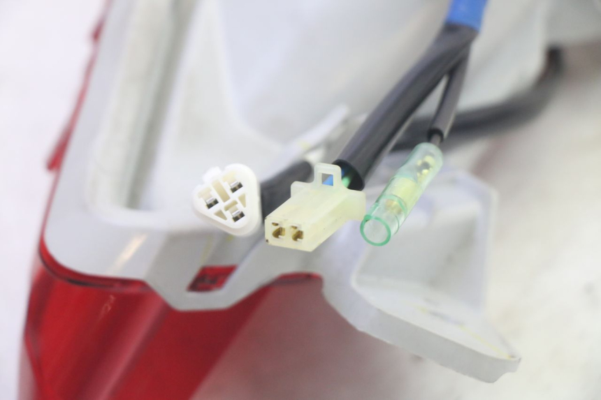 photo de RÜCKLICHT LINKS YAMAHA TRICITY 300 (2020 - 2024) - Kennzeichnungen und Originalreferenzen