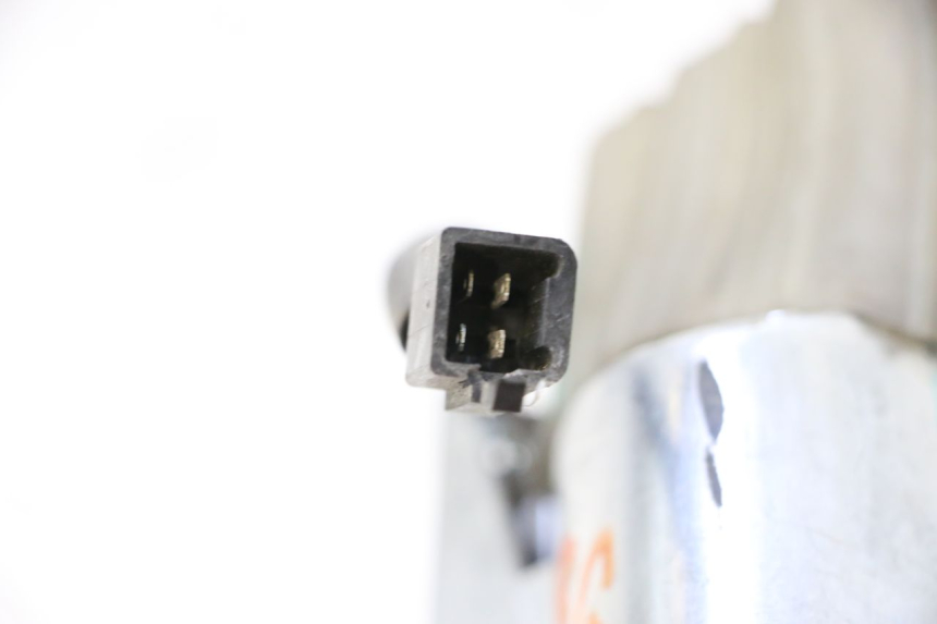photo de LINKES RÜCKLICHT YAMAHA X-MAX XMAX 125 (2010 - 2013) - Details der Befestigungspunkte