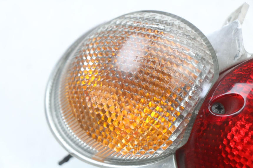 photo de RÜCKLICHT LINKS YAMAHA YP MAJESTY 125 (2002 - 2006) - Zoom auf Gebrauchszustand